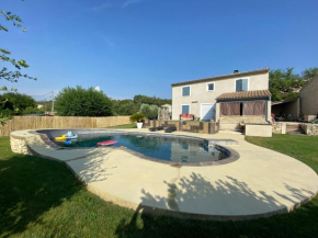 Villa individuelle avec piscine privée proche du Ventoux